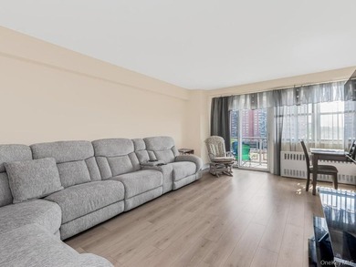 Great Opportunity to own this gorgeous 1 Bedroom 1 Bath co op - photo 5