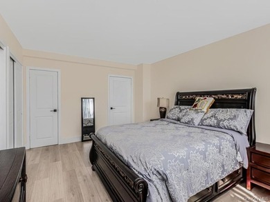 Great Opportunity to own this gorgeous 1 Bedroom 1 Bath co op - photo 8