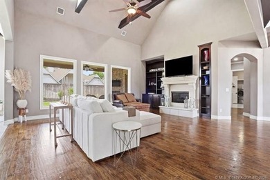 Custom home built by Burton Homes in 2016, this stunning brick - photo 8
