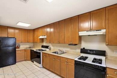 Very well-maintained, and offering a unique opportunity to own - photo 5