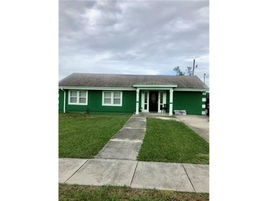 Lake Pontchartrain Home For Sale in New Orleans Louisiana