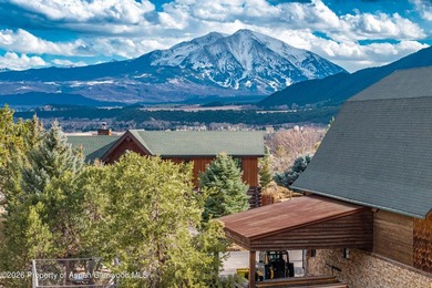 Discover a rare family compound opportunity set on 4.4 - photo 18