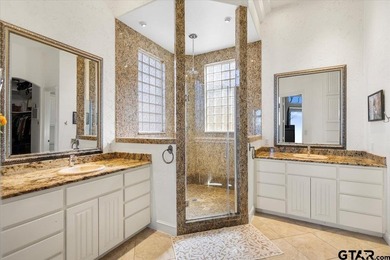 Elegant Mediterranean Estate Overlooking Lake Palestine - photo 24