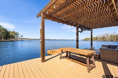 Elegant Mediterranean Estate Overlooking Lake Palestine - photo 36