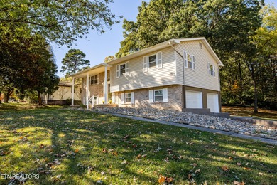 Fort Loudoun Lake Home For Sale in Knoxville Tennessee