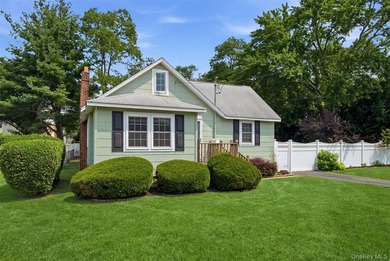 Opportunity awaits in this well-maintained home. The main level - photo 2
