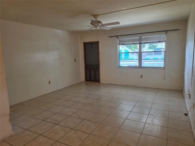 This just in! This spacious 2 Bedroom condo is waiting for its - photo 3