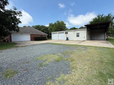 Beautiful Brick Home on 0.40 Acres in Maud, TX Welcome to this - photo 30