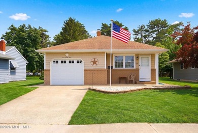 Experience worry-free living in this METICULOUSLY RENOVATED - photo 1