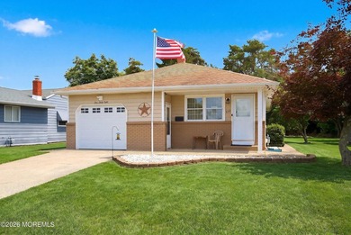 Experience worry-free living in this METICULOUSLY RENOVATED - photo 4