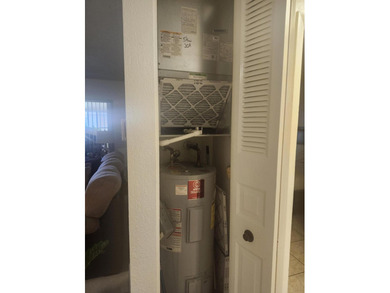 1 bedroom 1.5 bath condo in Dudley West off of Cresthaven Blvd - photo 9
