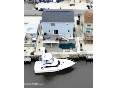 Stunning newer construction waterfront home in sought after - photo 3