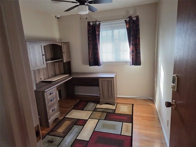 Welcome to this Beautiful split level Home in Southeast Erie - photo 11