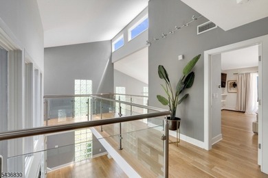 Incredible private retreat positioned on over 10 acres of land - photo 13