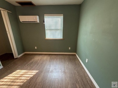 Spacious 4 bedroom 3 bath home, recently updated nestled on 25 - photo 13
