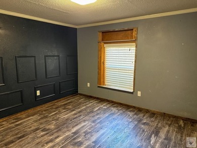 Spacious 4 bedroom 3 bath home, recently updated nestled on 25 - photo 15