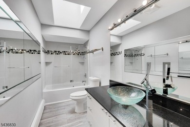 Incredible private retreat positioned on over 10 acres of land - photo 18