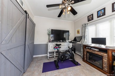 Custom-built Oceanside Colonial with 4 bedrooms, 2.5 baths and - photo 22