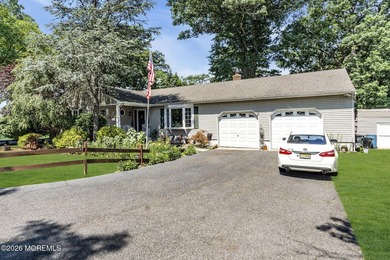 Travel down the long winding driveway to live your best life on - photo 2