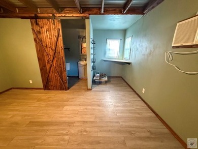 Spacious 4 bedroom 3 bath home, recently updated nestled on 25 - photo 27