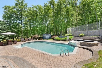 Incredible private retreat positioned on over 10 acres of land - photo 29