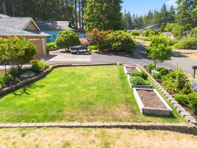 Golf Course Home - Manicured and Updated - photo 6