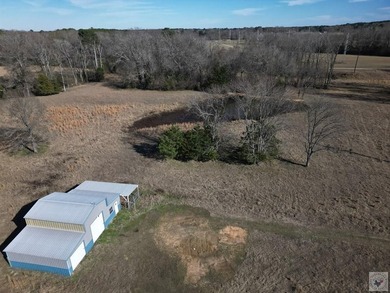 Spacious 4 bedroom 3 bath home, recently updated nestled on 25 - photo 32