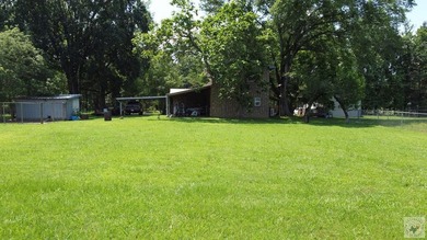 Spacious 4 bedroom 3 bath home, recently updated nestled on 25 - photo 42