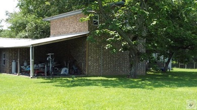 Spacious 4 bedroom 3 bath home, recently updated nestled on 25 - photo 44