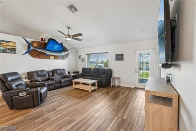 AGENTS - PLEASE VIEW REALTOR REMARKS IN THE MLS. Motivated - photo 6