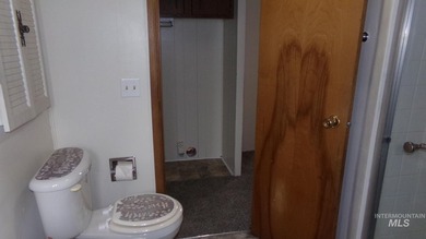 Exterior Newly Painted. Welcome to this well-maintained and - photo 20