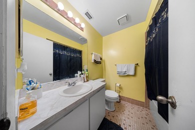 This spacious one-story villa is ideally located in the heart of - photo 24