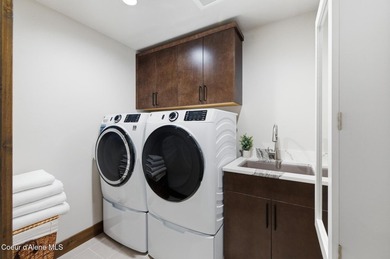 Experience refined golf course living in this newer Luxury - photo 28