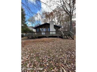 Indian Mountain Lakes Home For Sale in Albrightsville Pennsylvania