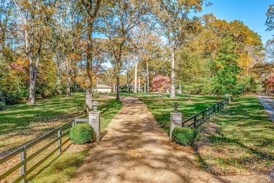 Treetops is an exceptional waterfront estate on the Corrotoman - photo 7