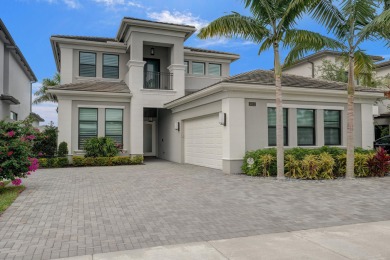 Lake Home For Sale in Boca Raton, Florida