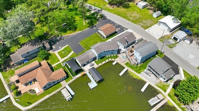 Arrive at this beautifully updated lake home and immediately - photo 3