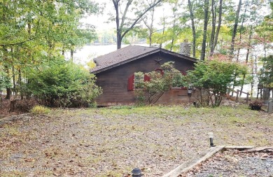 Lake Monroe Home For Sale in East Stroudsburg Pennsylvania