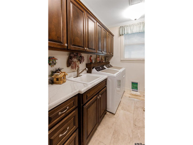 Welcome to this beautiful 3-bedroom, 2.5-bath home with an - photo 11