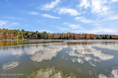 Deer Trail Lake Home For Sale in Pocono Pines Pennsylvania