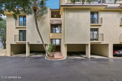 Lake Condo For Sale in Orange Park, Florida