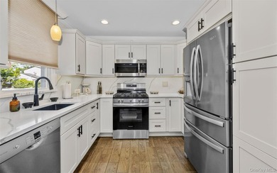 Pride of ownership shines throughout this Spectacular 3-bedroom - photo 2