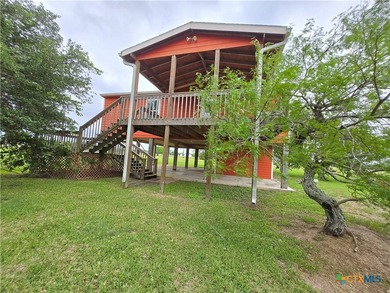 Welcome home to *The Cape!* This 1,514 sq ft home is nestled on - photo 2