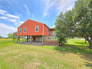 Welcome home to *The Cape!* This 1,514 sq ft home is nestled on - photo 3