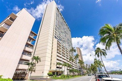 High-floor Aloha Lani unit in central Waikiki with sweeping - photo 13