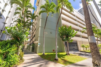 High-floor Aloha Lani unit in central Waikiki with sweeping - photo 14