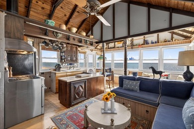 Set along the shoreline of Cape Cod Bay, this rare North Truro - photo 17