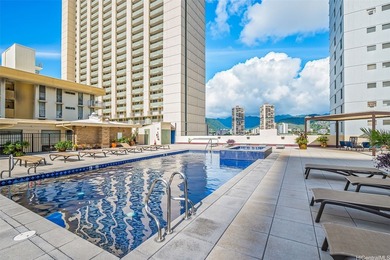 High-floor Aloha Lani unit in central Waikiki with sweeping - photo 19
