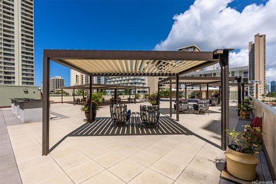 High-floor Aloha Lani unit in central Waikiki with sweeping - photo 21