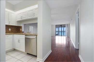 Lake Condo For Sale in Oakland Park, Florida